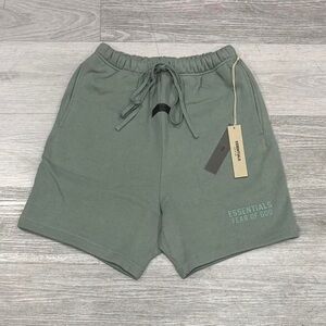 Essentials sycamore shorts